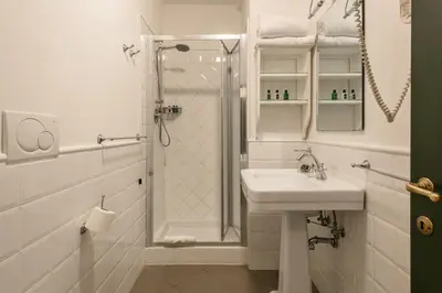 Bagno di Villa Merlaia by Mmega