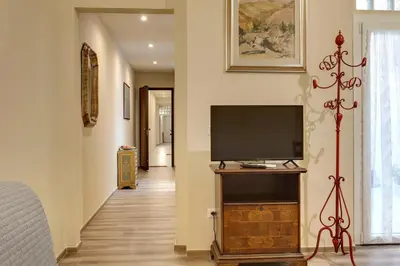 TV o dispositivi per l'intrattenimento presso Civico 5 Florence - Silenzioso appartamento nel cuore di Firenze San Lorenzo