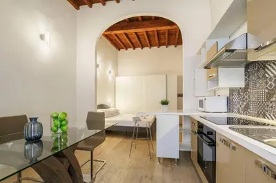 Cucina o angolo cottura di UNYCA - Central Studio in Florence 1