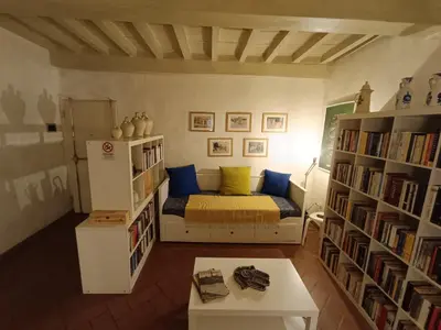 Biblioteca nell'appartamento