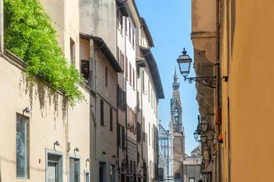 Vista generica su Firenze o vista sulla città dall'interno dell'appartamento