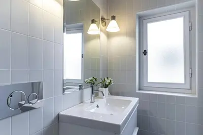 Bagno di Modern art apartment - Art pieces & eclectic deco