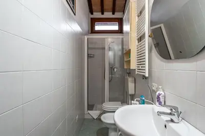 Bagno di GuestHost - Arno River Quiet Apartment