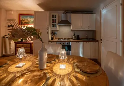Cucina o angolo cottura di Peruzzi Luxury Apartment by Mamo Florence