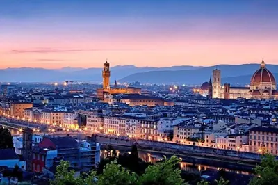 Vista generica su Firenze o vista sulla città dall'interno dell'appartamento