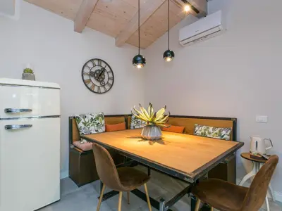 Cucina o angolo cottura di Holiday Home Villa Anna by Interhome