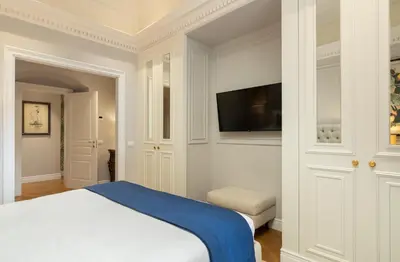Letto o letti in una camera di Pazzi Penthouse Luxury Apartment In Florence By Palazzo Vitali