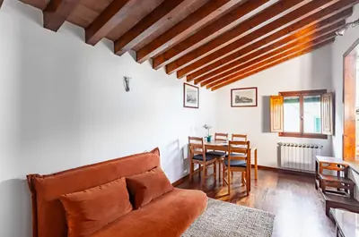 Area soggiorno di GuestHost - The Florentine Rooftop - Santo Spirito Experience