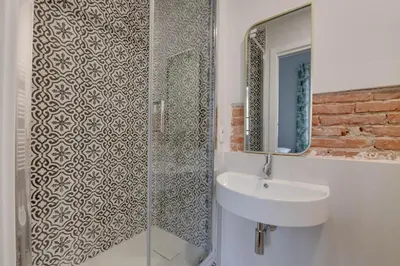Bagno di Appartamento luminoso zona stazione - Guido Monaco 28