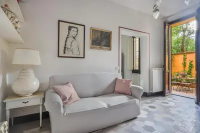 Area soggiorno di One-bedroom apartment with Patio