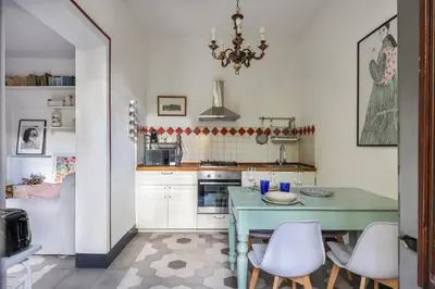 Cucina o angolo cottura di One-bedroom apartment with Patio