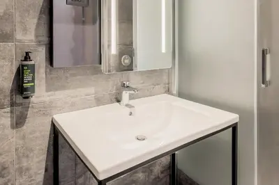 Bagno di B&B HOTEL Prato City Center