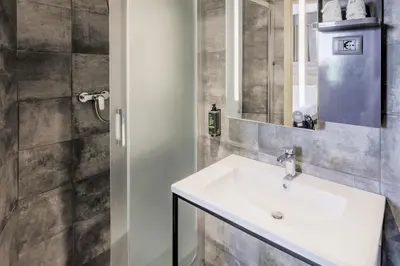 Bagno di B&B HOTEL Prato City Center