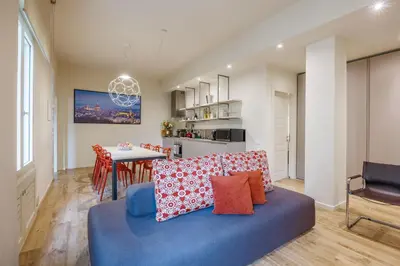 Cucina o angolo cottura di Lucy Florence charming modern apartment near Piazza della Libertà