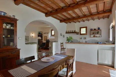 Cucina o angolo cottura di Fattoria il Leccio Independent Apartment on Florence Hills