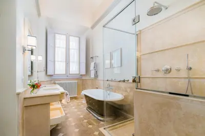 Bagno di Duca Marco-La Dimora degli Affreschi Florence