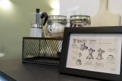 Set per la preparazione di tè e caffè presso The Tiny Barbadori