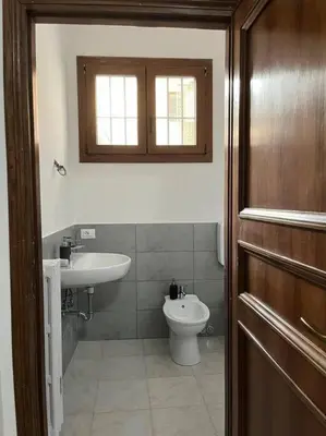 Bagno di Bilocale confortevole a due passi dalla stazione