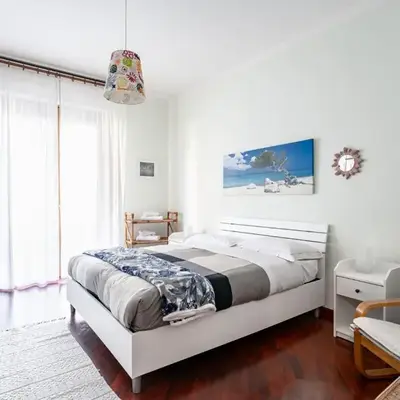 GuestHost - Visarno & University Roomy Flat x6 with Parking