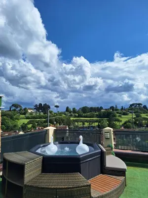 Piscina di Exclusive Loft degli Artisti o nelle vicinanze