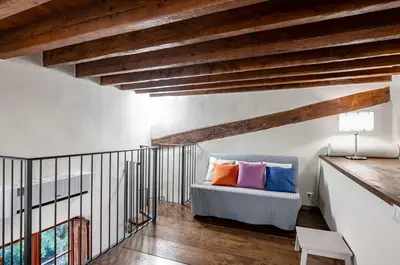 Area soggiorno di GuestHost - Il Covo di Camillo - Central and Charming Apartment