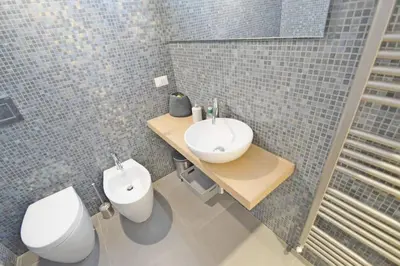 Bagno di Keys of Italy - Albero 15 - Big and Small apt by Train station 2nd floor