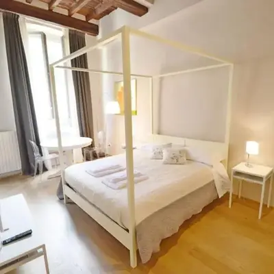 Keys of Italy - Albero 15 - Big and Small apt by Train station 2nd floor