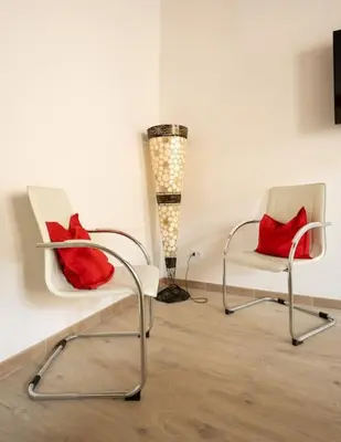 Area soggiorno di Keys of Italy - Maytreya - Albero 2 - Train station two bedroom flat 2nd floor