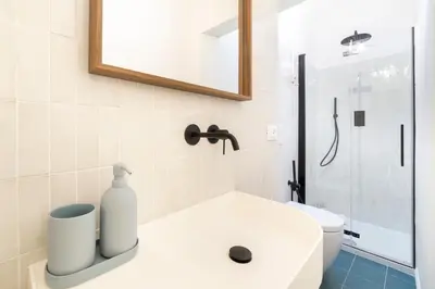 Bagno di La casa del murales per 6 persone vicino al mercato