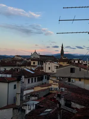 Vista generica su Firenze o vista sulla città dall'interno dell'appartamento