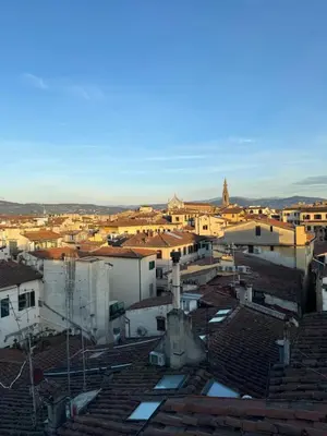 Vista generica su Firenze o vista sulla città dall'interno dell'appartamento