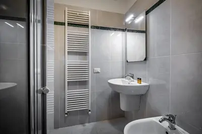 Bagno di YID Agnolo three bedroom apartment in Florence
