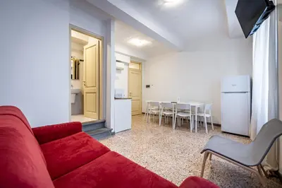 TV o dispositivi per l'intrattenimento presso YID Agnolo three bedroom apartment in Florence
