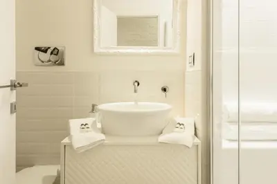 Bagno di Don Giovanni by Mmega