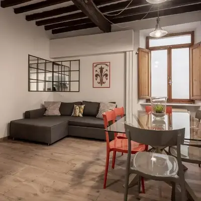 Laurel Apartment by Mmega