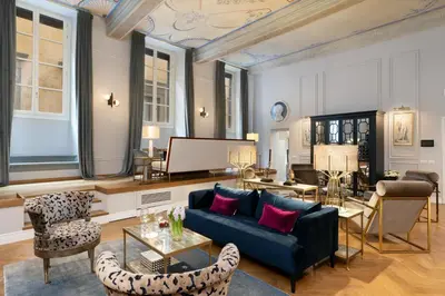Area soggiorno di Palazzo Pazzi Vitali Luxury Apartments in Florence