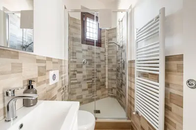 Bagno di GuestHost - Charming Hideaway in Florence - Apt x4