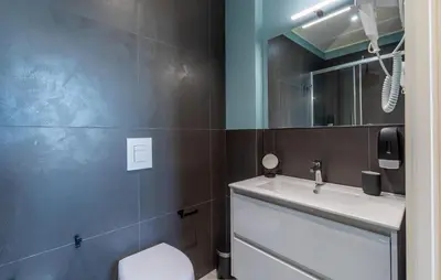 Bagno di 3 Bedroom Cozy Apartment In Scandicci