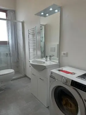 Bagno di JF Yellow Room - ideal location away from the crowds and close to the tramline stop - only female guests or couples