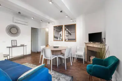 TV o dispositivi per l'intrattenimento presso Central Florence Charm - Walk to All Sights by LikeHomeFlorence