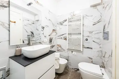 Bagno di [Firenze] New and Elegant Suite