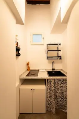 Cucina o angolo cottura di Keys of Italy - Pilastri 24 - City center studio perfect for couples