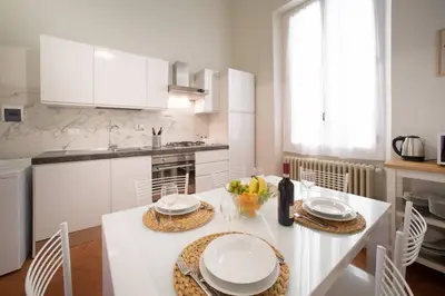 Cucina o angolo cottura di Keys of Italy - Borgo SSApo 13 - Deluxe 2 Family Apts by Ponte Vecchio