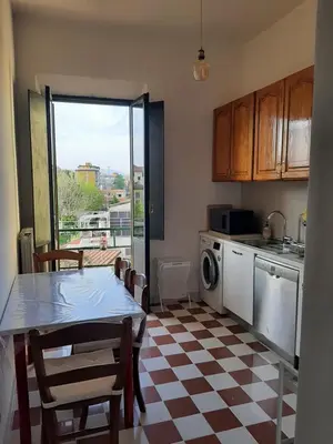 Cucina o angolo cottura di Mary&Flo House - A due passi dal centro - free private parking