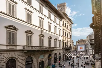 Vista generica su Firenze o vista sulla città dall'interno dell'affittacamere