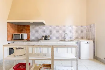 Cucina o angolo cottura di Garden Villa for Groups, Central Florence Base