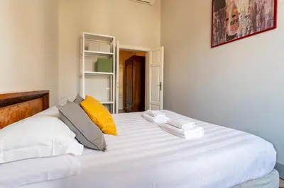 Letto o letti in una camera di Garden Villa for Groups, Central Florence Base