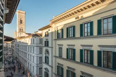 Vista generica su Firenze o vista sulla città dall'interno dell'appartamento