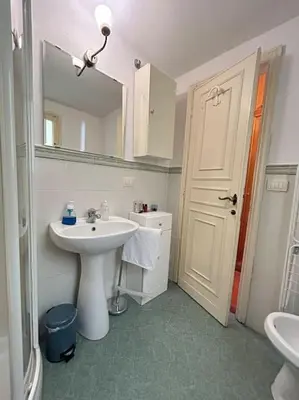 Bagno di Ponte Vecchio View Apartment by FlorenceHospitality com