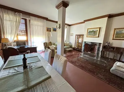 Area soggiorno di Ponte Vecchio View Apartment by FlorenceHospitality com